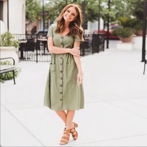 🌻Button down olive spring dress🌻